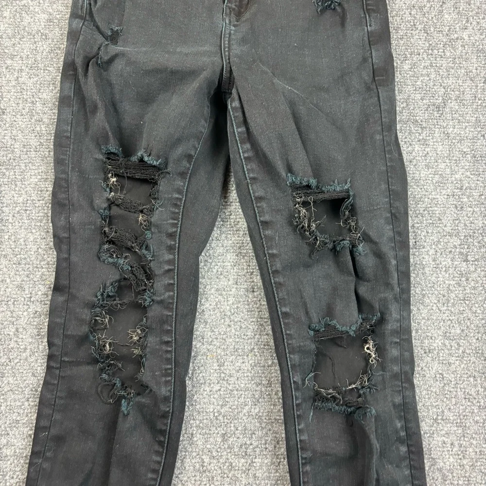AMERICAN EAGLE Women’s Black Denim Curvy Hi-Rise Jegging Distressed size 2 Short